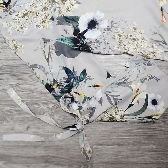 Floral Blouse - Picture 4 of 5